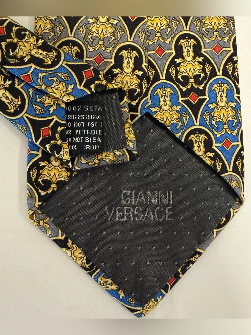 GIANNI VERSACE SILK TIE 90'S BAROQUE RED GOLD vintage